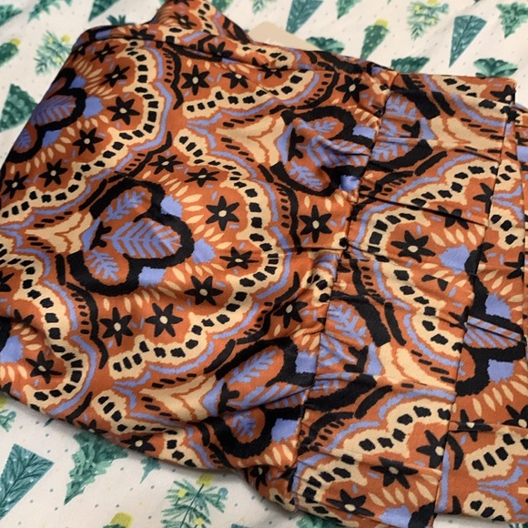 NWT Sunny Leigh Multi Print Lounge Set Size Medium - Picture 13 of 13